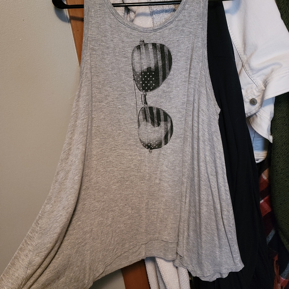 WOMENS FLOWY TANK